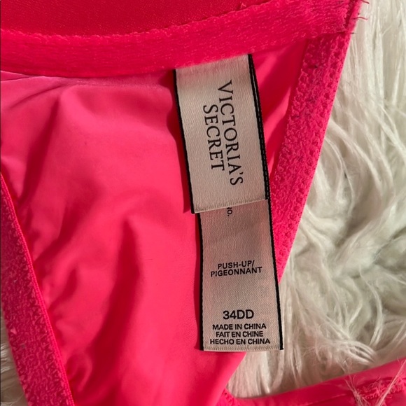 Victoria Secret Vibrant Pink Bra - Picture 4 of 5